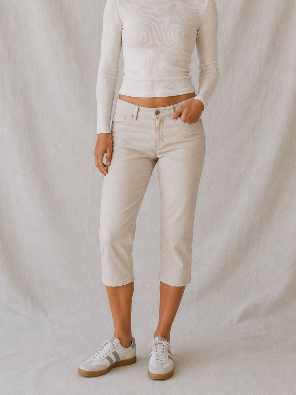 Vintage HUE Beige Low Rise Capri Pants M Y2K Stretch Cropped
